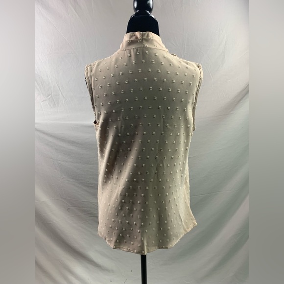 Swiss Dot Wrap Sleeveless Blouse - Picture 9 of 9